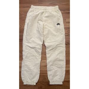 Nike SB Track Wind Pants Cream Pale Yellow Size Small CW7715-113
